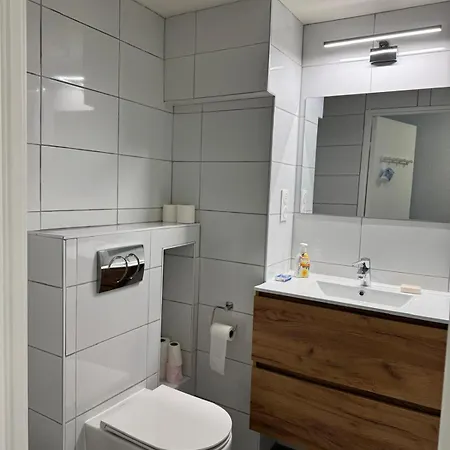 With Terrace In The Center With Ac *